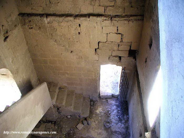 INTERIOR DE LA TORRE DEL HOMENAJE. lINEZO OESTE, DESDE LO ALTO